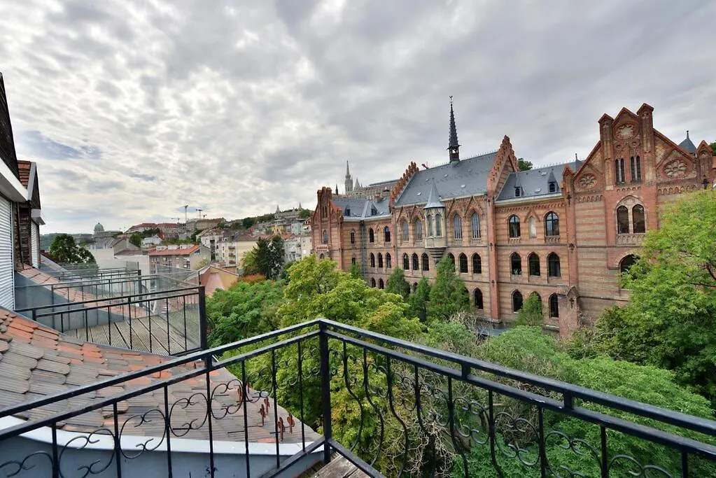 Buda Batthiany Square, 6 Budapest Apartment