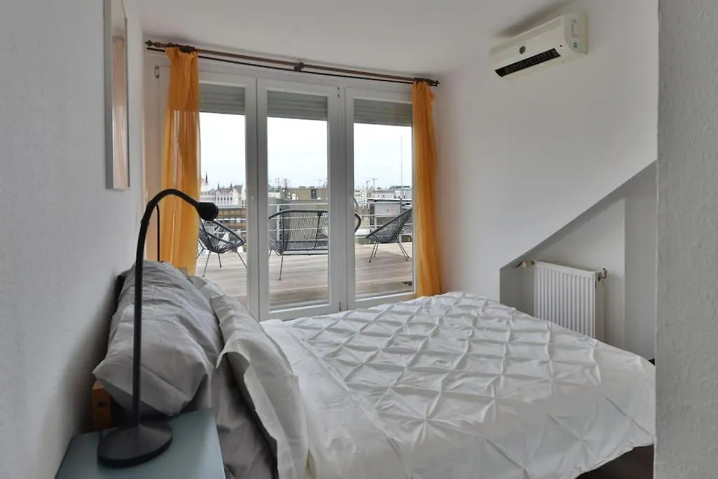 Appartement Buda Batthiany Square, 6 Boedapest
